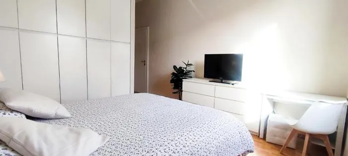 2 Bedroom Gem Near Milano Centrale Fast Wi Fi Kademy House 0*,