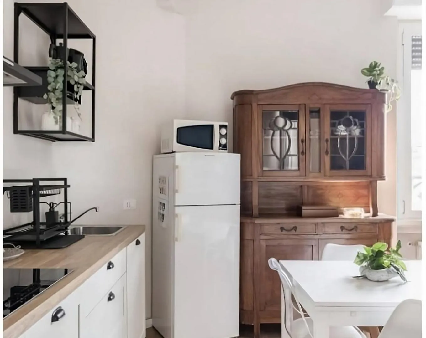 2 Bedroom Gem Near Milano Centrale Fast Wi Fi Kademy House Italy